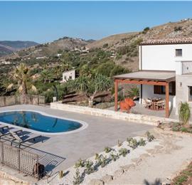 3 bedroom villa with pool near Castellamarre del Golfo, sleeps 5